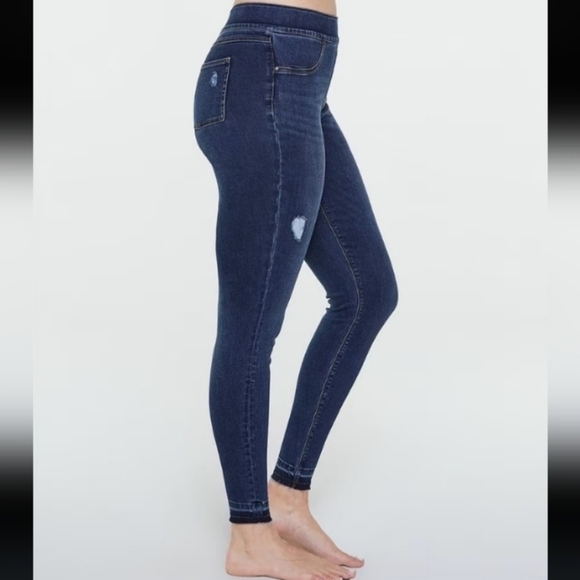 NWT SPANX Pull-On Skinny Jeans. Tummy Control Technologie $128 - Picture 5 of 12